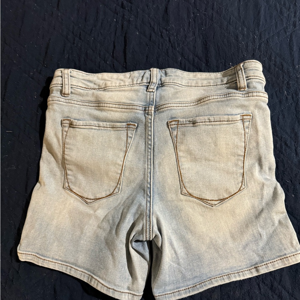 LL Bean light wash Jean shorts sz2